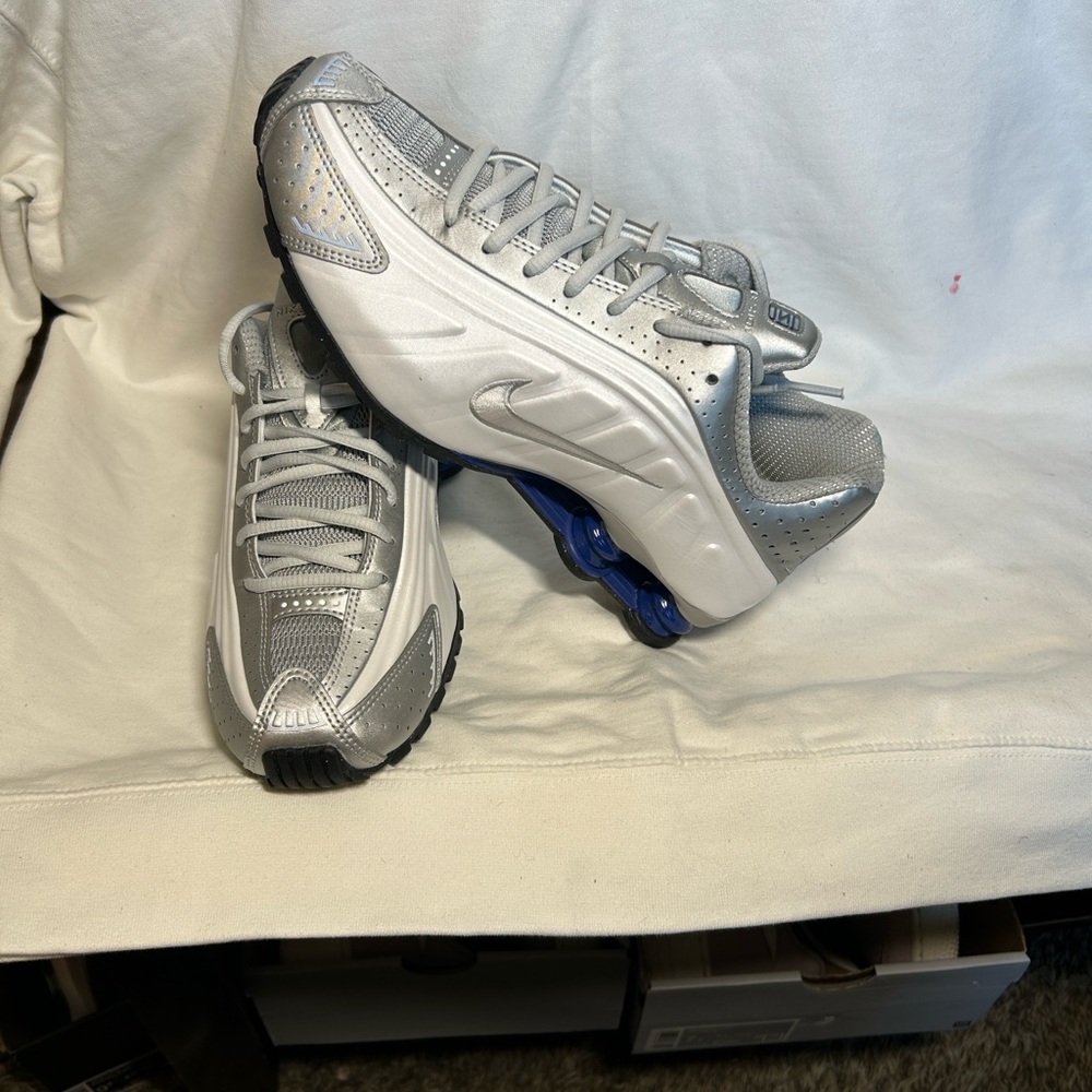 NWOB NIKE SHOX R4 Size 10.5 men’s